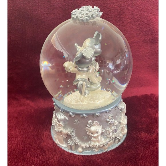 Special Edition Mickey And Minnie Skating Silver Snow Globe Disney Store 2002 - Picture 4 of 16